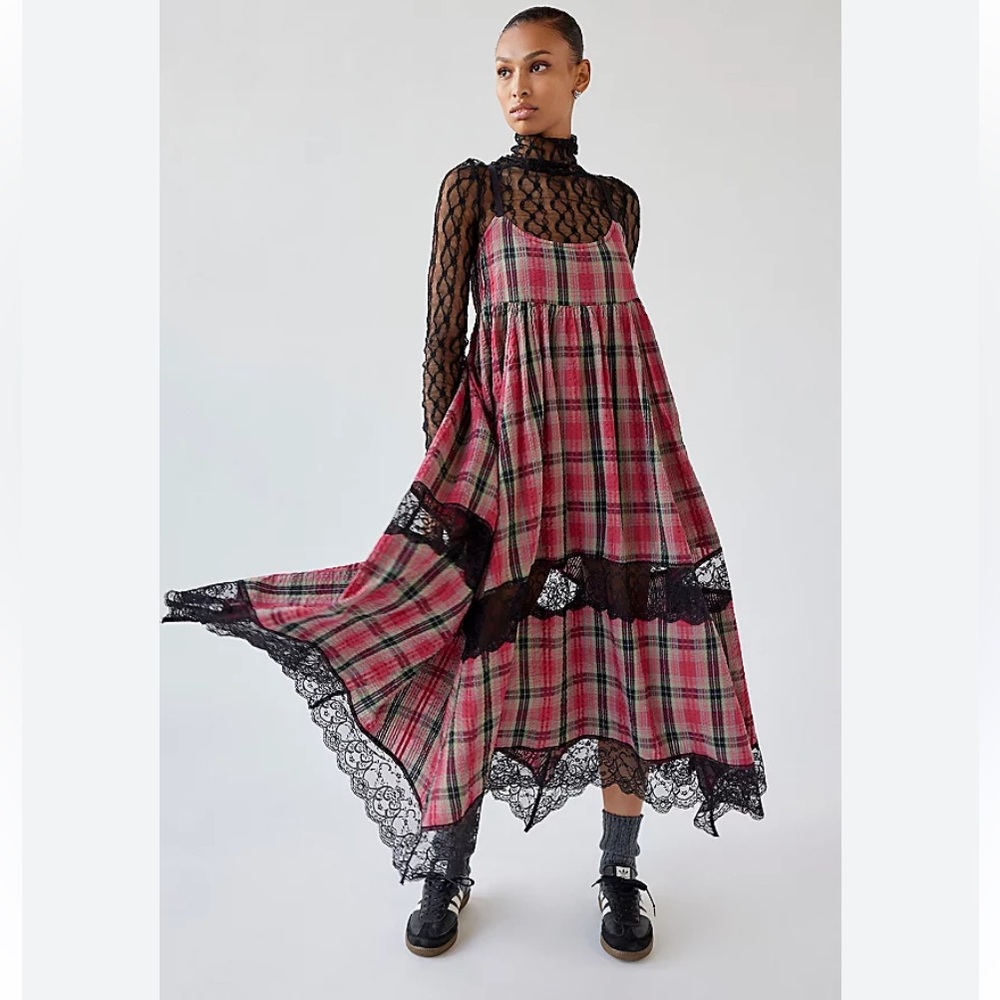 Baez Lace Inset Midi Dress!